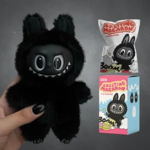 The Monsters Exciting Macaron Black Face – Peluche Design 17 cm | Figurine Collector